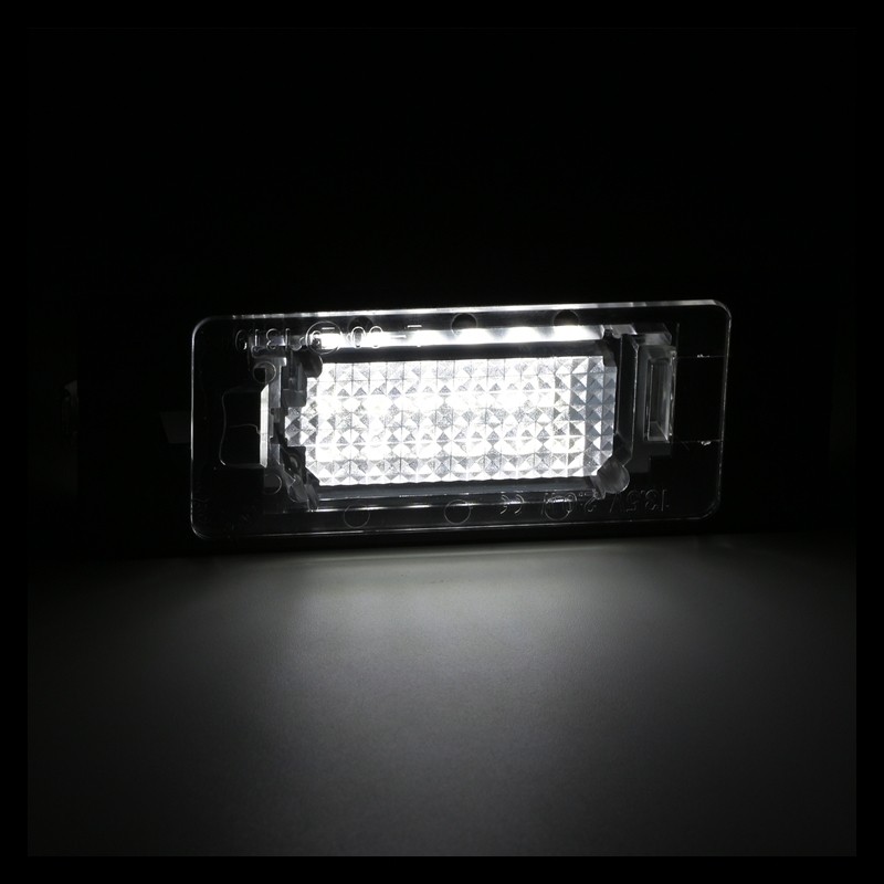 Kit Luce Targa per BMW Serie 6 Coupé (F13) (07/2011 10/2017) Coppia Placchette Led NoError V5