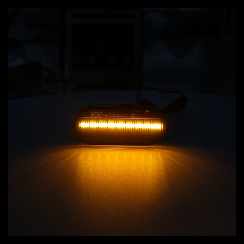 Frecce Laterali Led per VW VOLKSWAGEN AMAROK (2H_. S1_. S6_. S7_.) (09/2010) Fanalini Tradizionali fumé V20