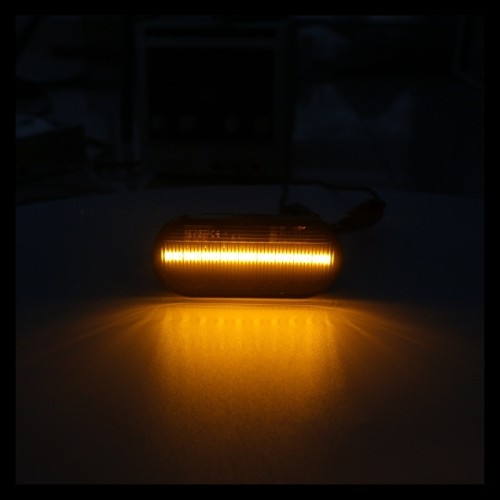Frecce Laterali Led per VW VOLKSWAGEN AMAROK (2H_. S1_. S6_. S7_.) (09/2010) Fanalini Tradizionali fumé V20